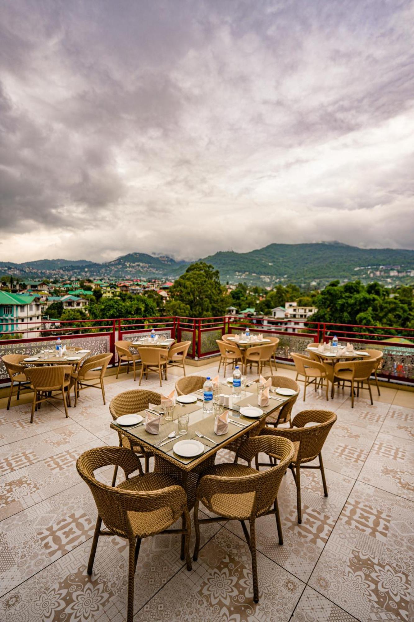 Hotel Square One By D'Polo Dharamshala Exteriör bild